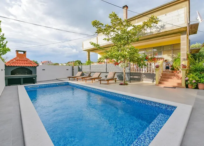 Holiday Homena With A Heated Pool