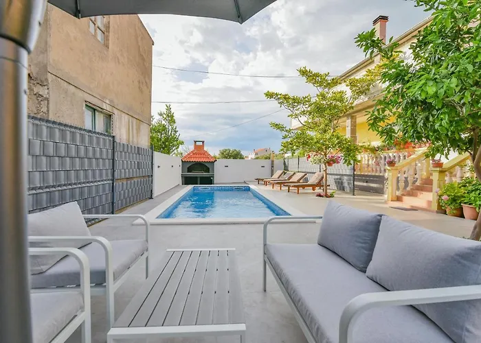 Holiday Homena With A Heated Pool