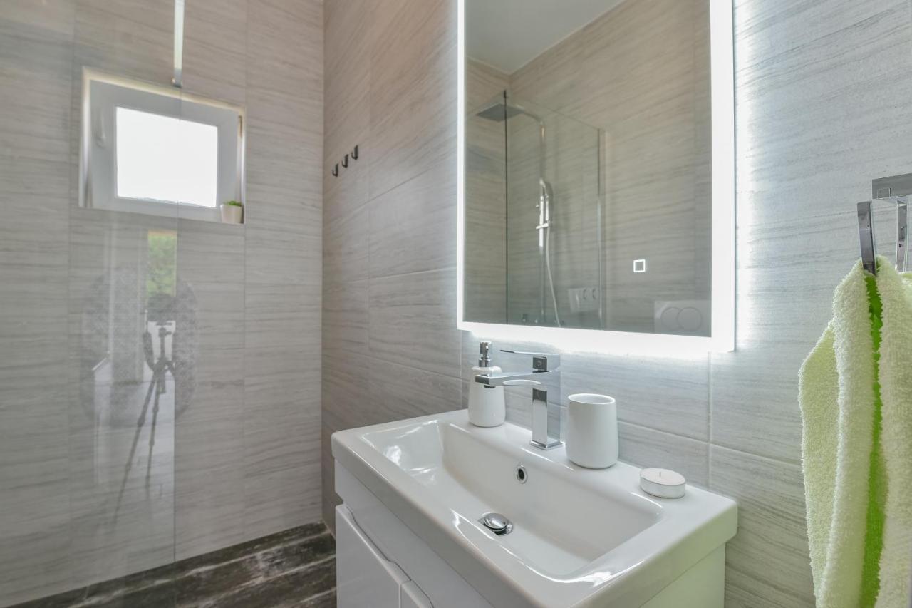 Homena With A Heated Pool Holiday home