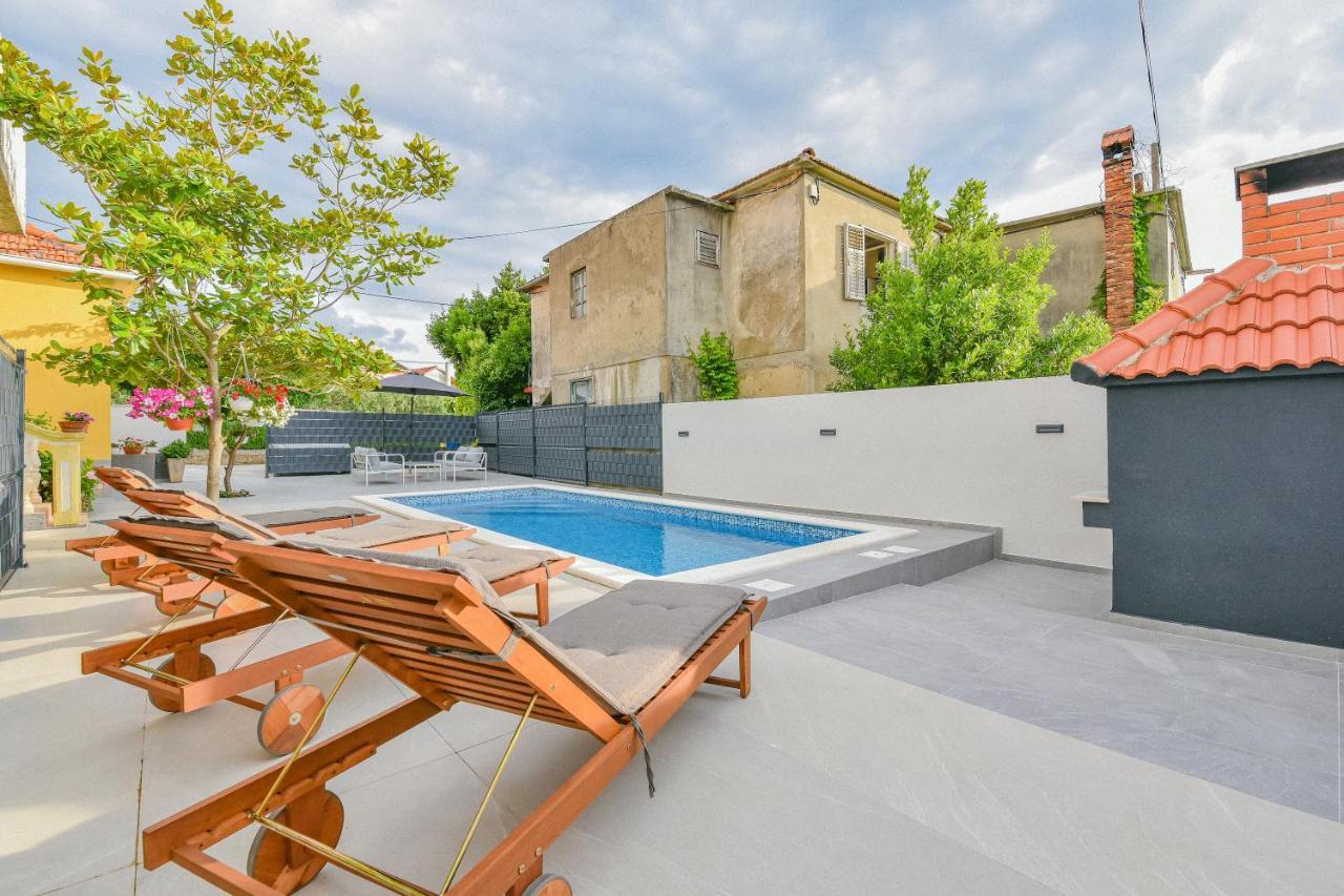 Homena With A Heated Pool Holiday home Bibinje
