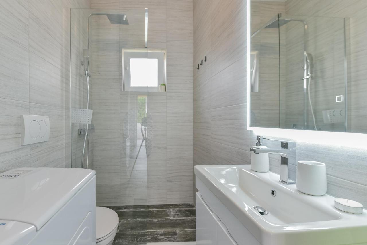 Holiday home Homena With A Heated Pool